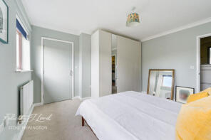 Flat 13, 68 George Downing Estate, Cazenove Road, Hackney, London N16 6BW