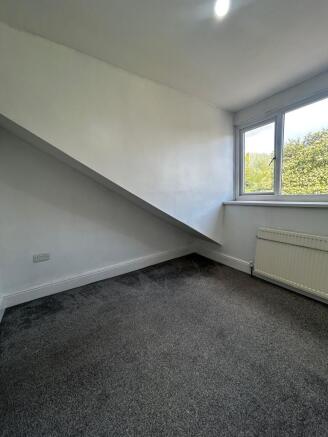 3 bed Terraced to rent Image 12