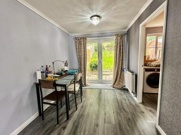 3 bed Semi-Detached for sale Image 4