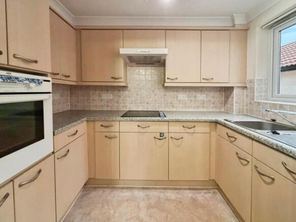 2 bed Apartment for sale Image 6
