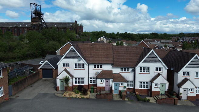2-bed terraced on Heron Drive, Penallta, £200,000