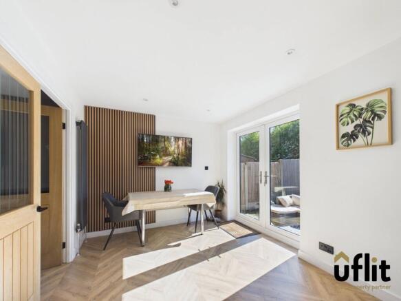 4 bed Link Detached House for sale Image 12