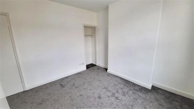 2 bed Terraced to rent Image 11