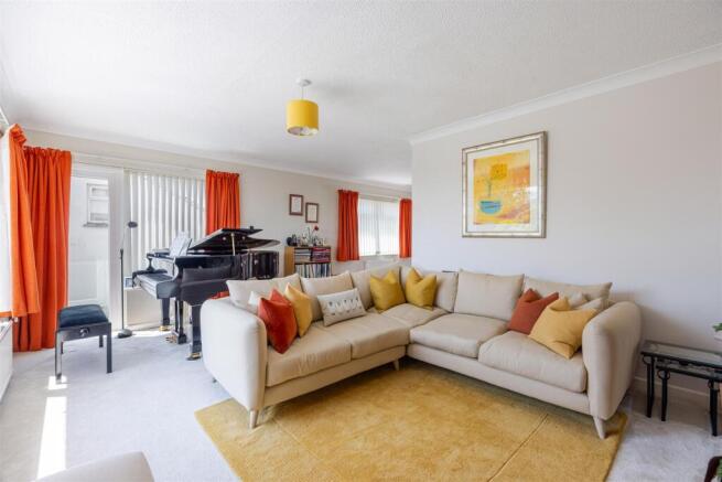 A25 - 276 Dartmouth Road Paignton - 260709.jpg