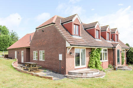 Exterior_1.jpg