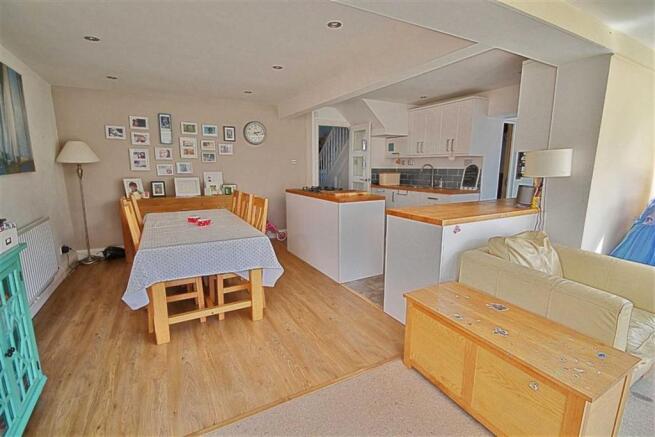 KITCHEN/DINING/FAMIL