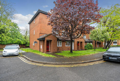 Chatsworth Place, Mitcham, CR4