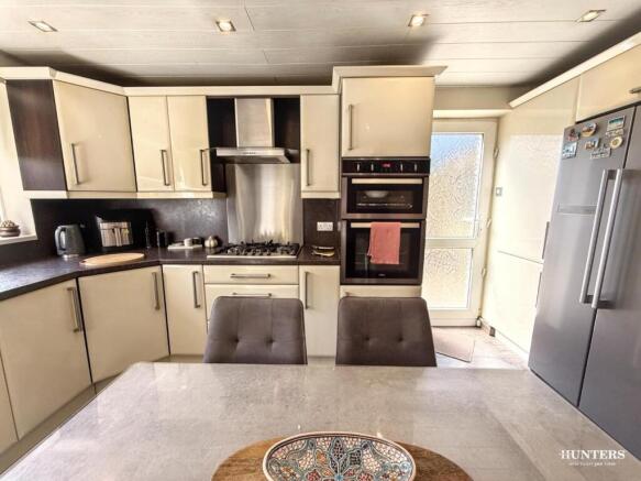 4 bed Detached for sale Image 10