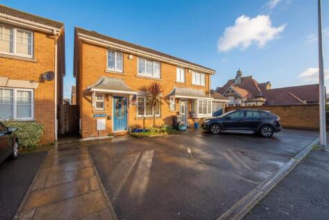 Wyvern Court, Weston-Super-Mare - SPACIOUS SEMI