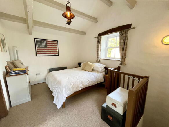 2 bed Cottage for sale Image 11