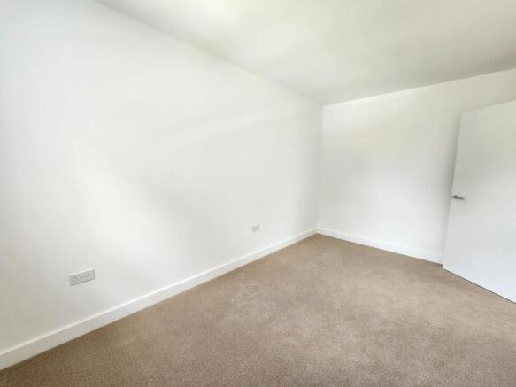 3 bed Semi-Detached to rent Image 6