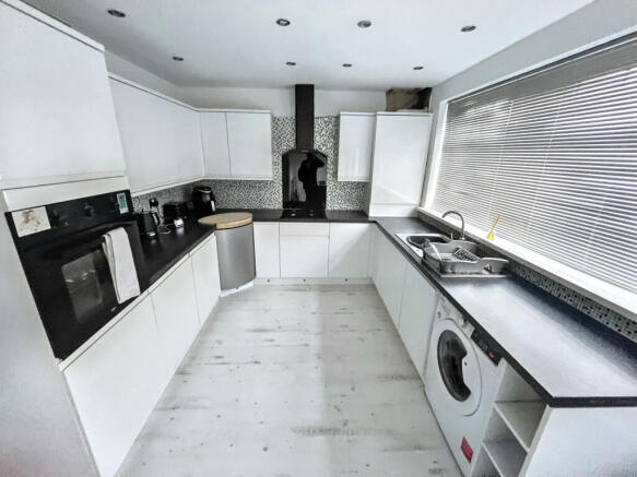 3 bed Terraced for sale Image 4