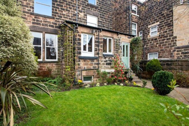 6 bed Semi-Detached for sale Image 4