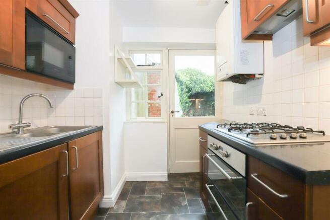 Kitchen 1.jpg