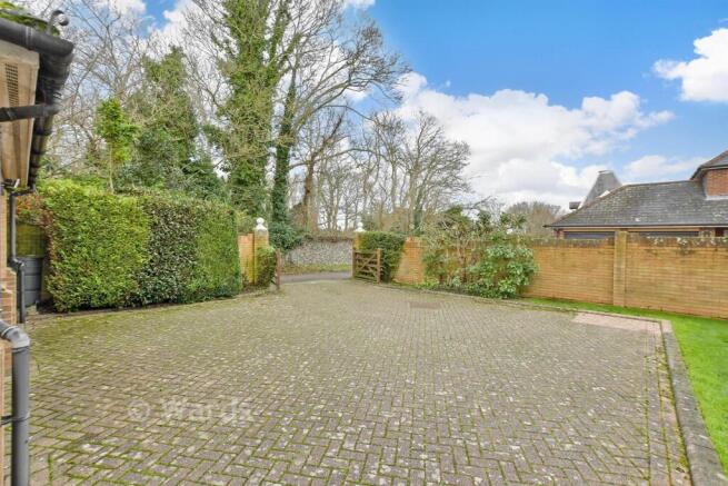 Driveway/Parking