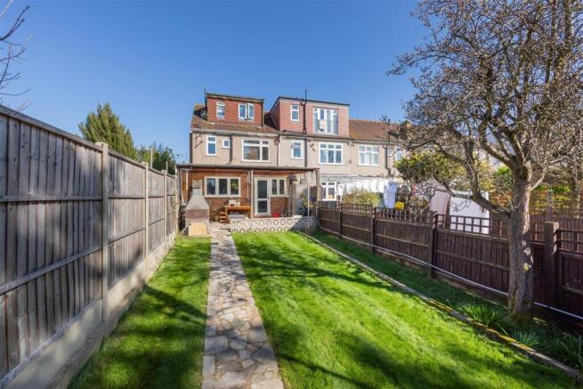 Ainslie Wood Gardens, E4