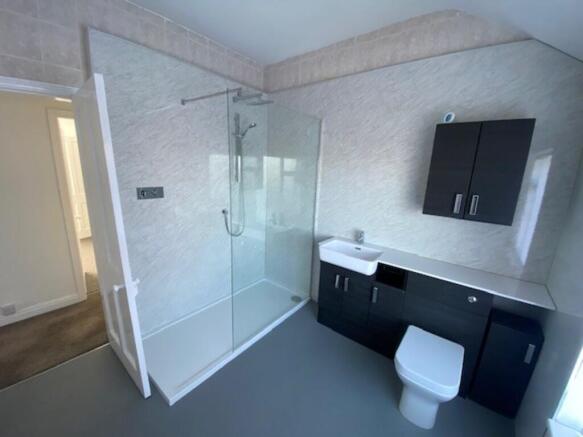 2 bed Terraced to rent Image 10