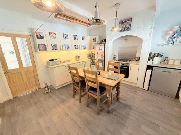 2 bed Terraced for sale Image 11