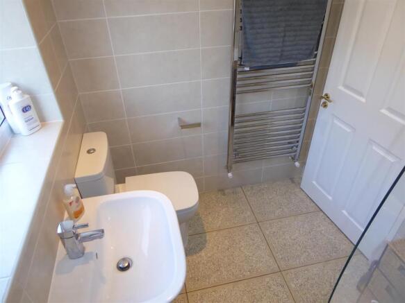 BATHROOM / WC