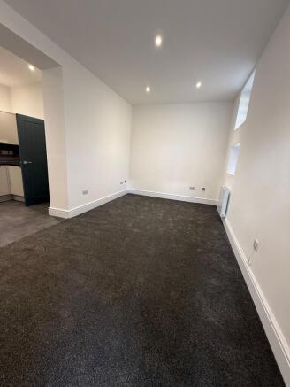 1 bed Apartment to rent Image 4