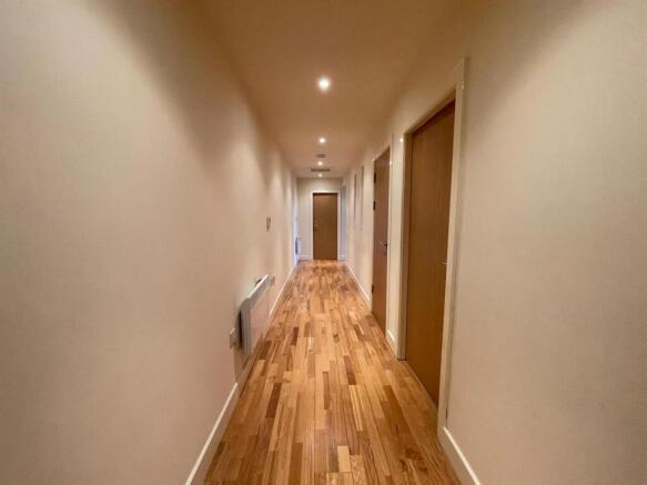 2 bed Apartment for sale Image 11