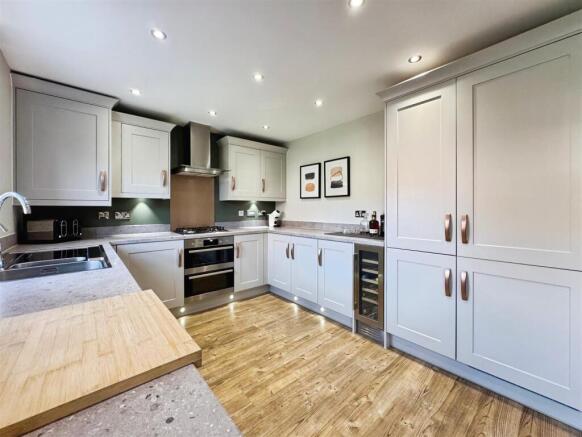 b87964f5-5-4BF8-8161-BFD35B165C5A-4276-00000242198