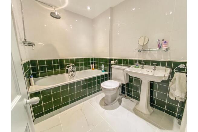 Master En-suite