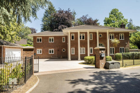 Wimborne Road East, Ferndown, BH22 9