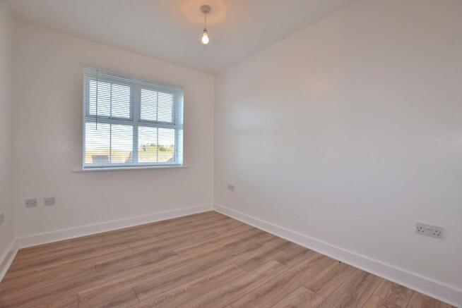 2 bed Flat for sale Image 6