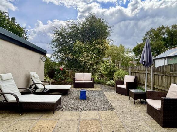 3 bed Semi-Detached for sale Image 2