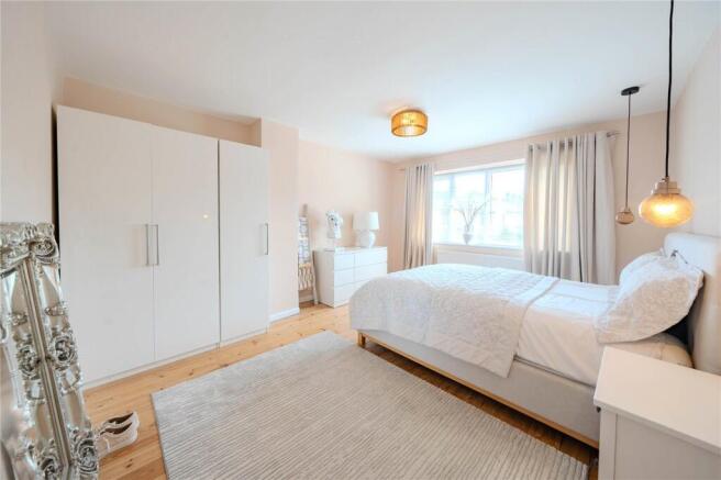 4 bed Semi-Detached for sale Image 6