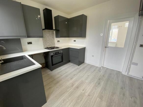 KITCHEN 1.jpg