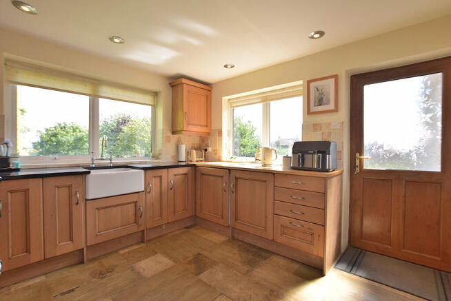 3 bed Detached Bungalow for sale Image 10