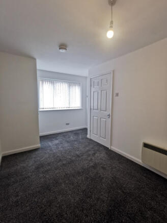 2 bed Flat to rent Image 11