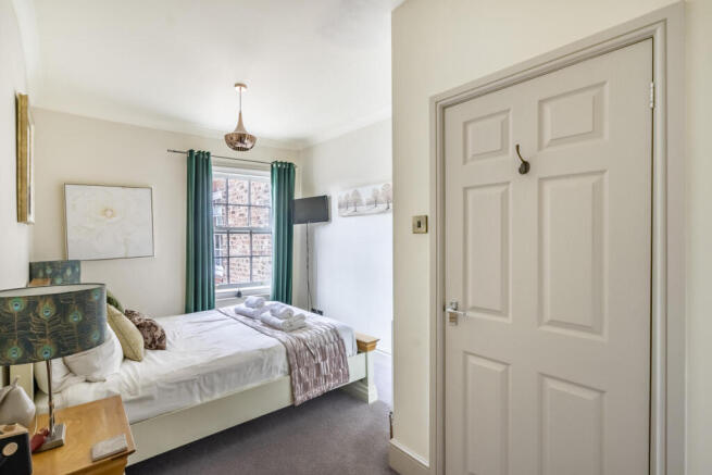2 bed Apartment for sale Image 11