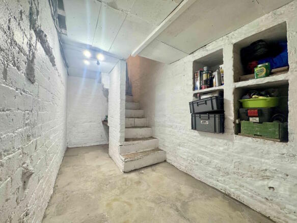 3 bed Terraced for sale Image 10
