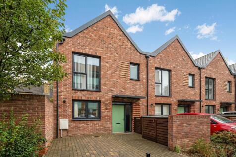 Reynard Way, Brentford