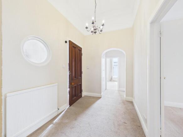 3 bed Apartment for sale Image 4