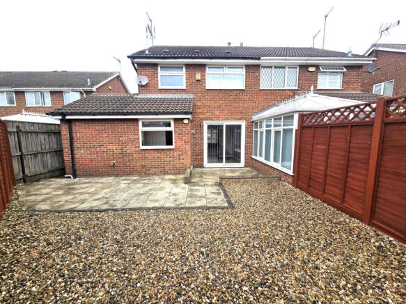 3 bed Semi-Detached to rent Image 10