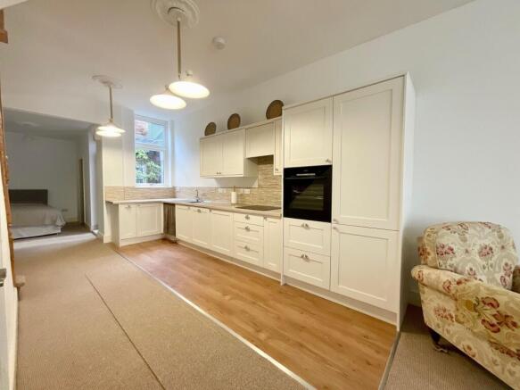 5 bed Terraced for sale Image 5