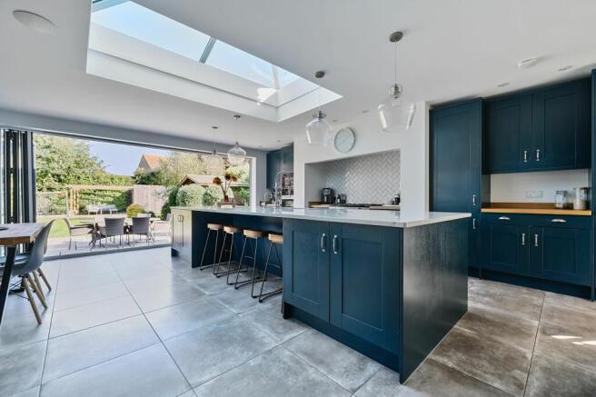 Kitchen/ Dining Room