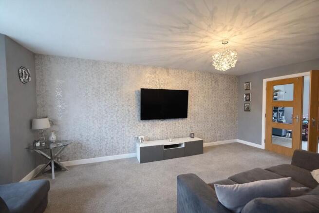 4 bed Detached for sale Image 4