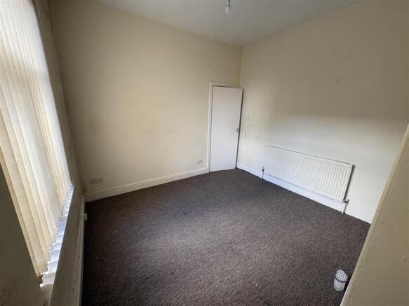 2 bed Terraced for sale Image 5