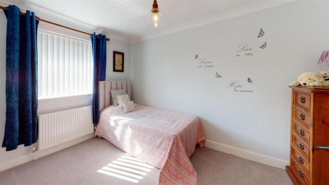 20-Tithe-Close-Bedroom(4).jpg