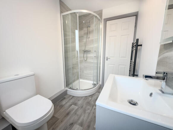 1 bed Apartment to rent Image 8
