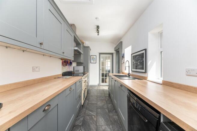 3 bed Terraced for sale Image 12