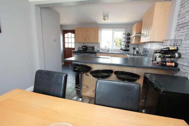 Kitchen/Dining...