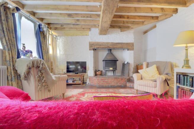 Living room .2.jpg