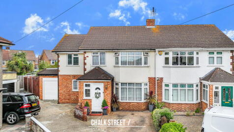 Stephen Avenue, Rainham, RM13