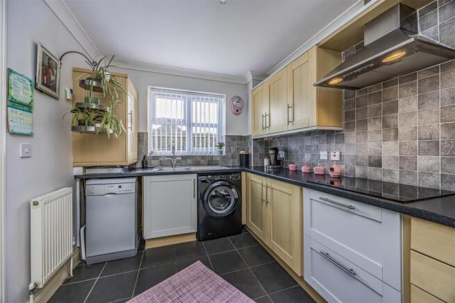 1 Kensington House, Manor Road, Hayling Island-Por